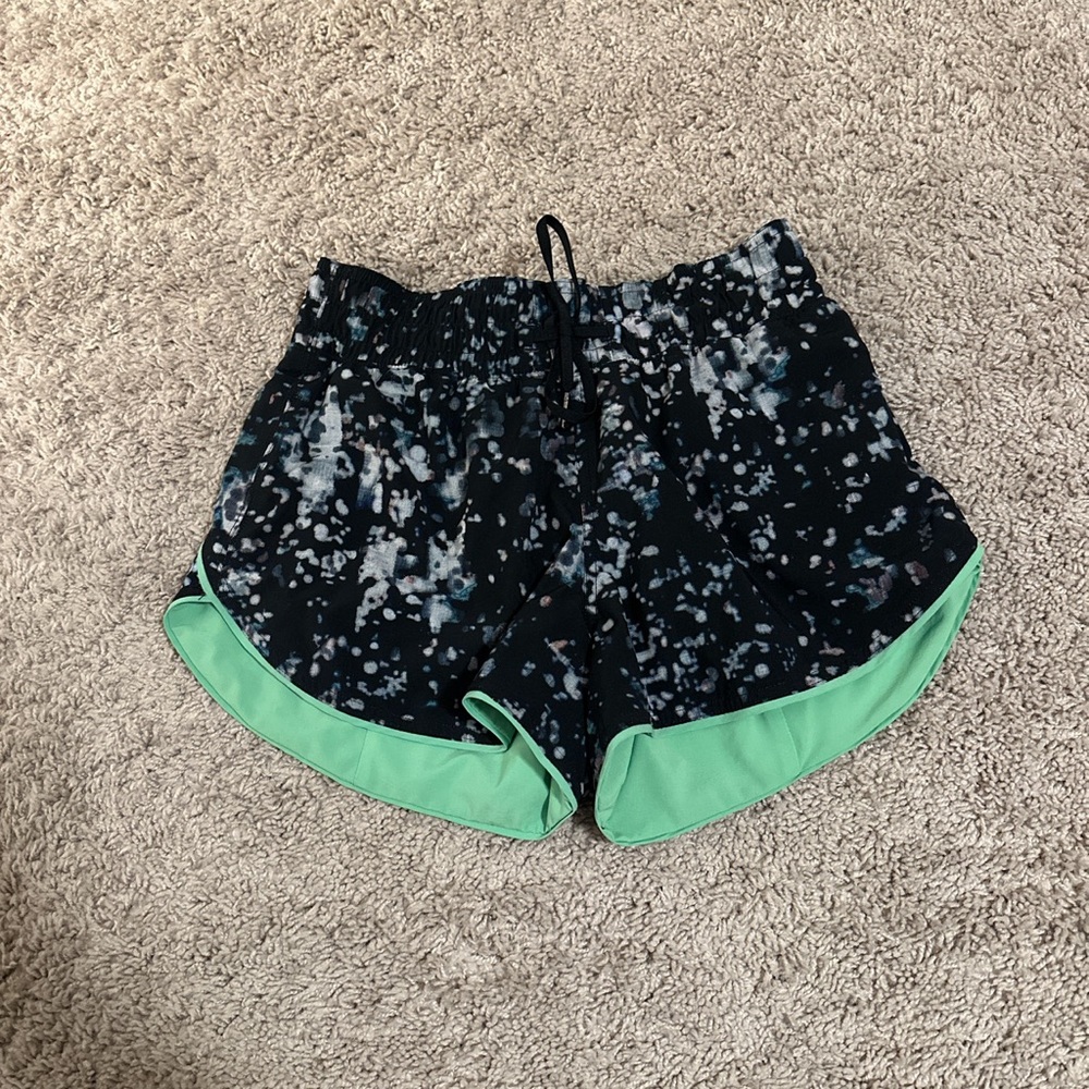 Lululemon choose a side shorts